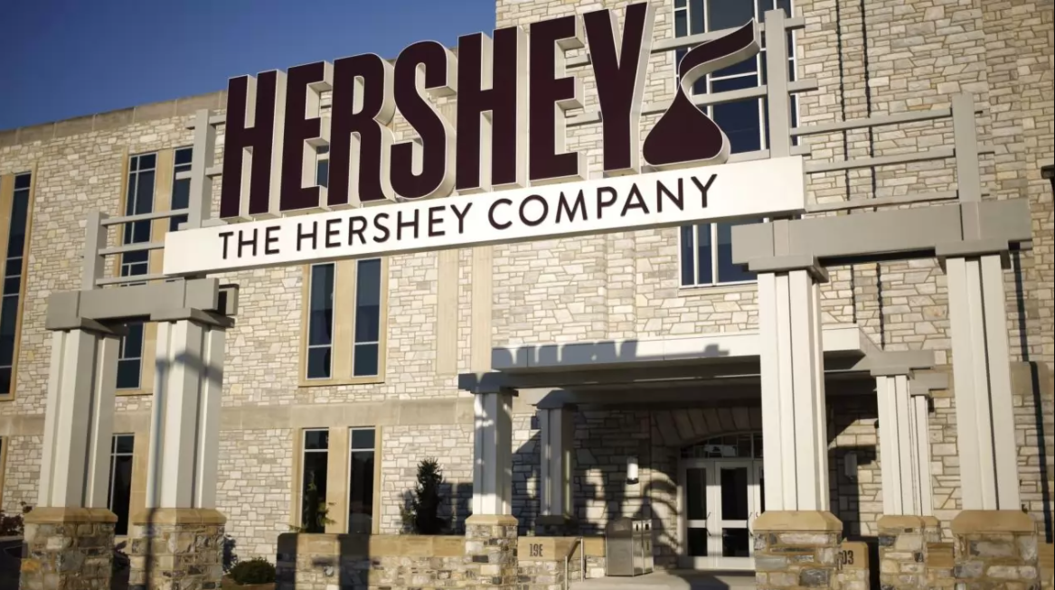 Hay una guerra global por el chocolate y Hershey’s va contra África occidental