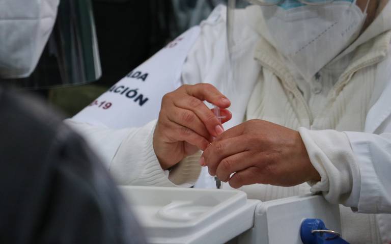 Denuncian manipulación en listas de vacunación contra Covid-19