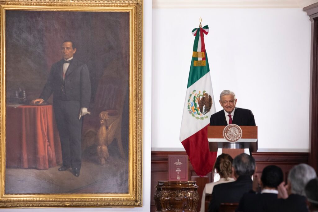 A ultranza defienden senadores de Morena III Informe de AMLO; ocurrencias, dice la oposición