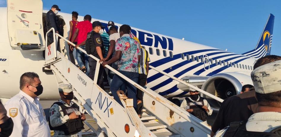 El Instituto de Migración deportó a su país a a 129 haitianos