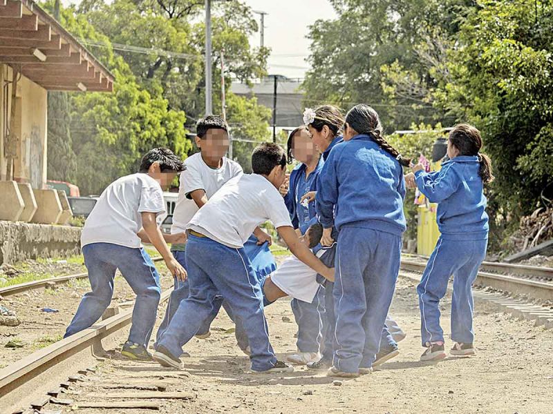 Frecuente, la violencia en escuelas: Mejoredu; presentan estudios