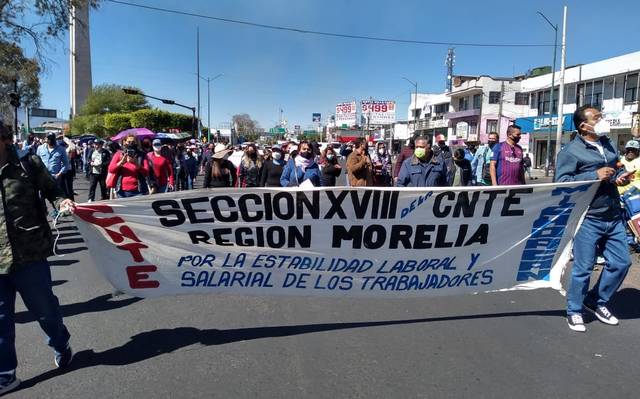 Por tercer día consecutivo CNTE se manifiesta, marchan a Palacio de Gobierno