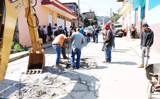 Inician programa de bacheo en Salvador Escalante