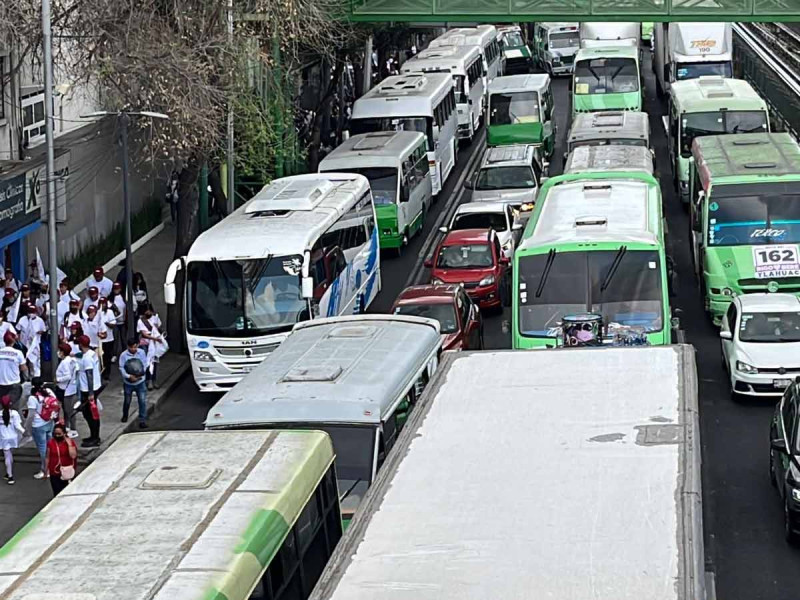 Miles se dirigen al Zócalo para evento masivo encabezado por López Obrador