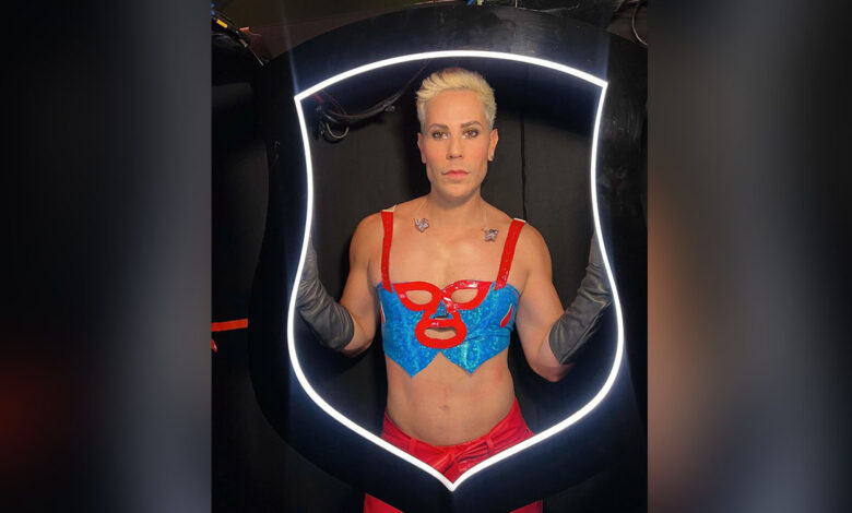 Christian Chávez rinde homenaje al luchador “Cassandro”