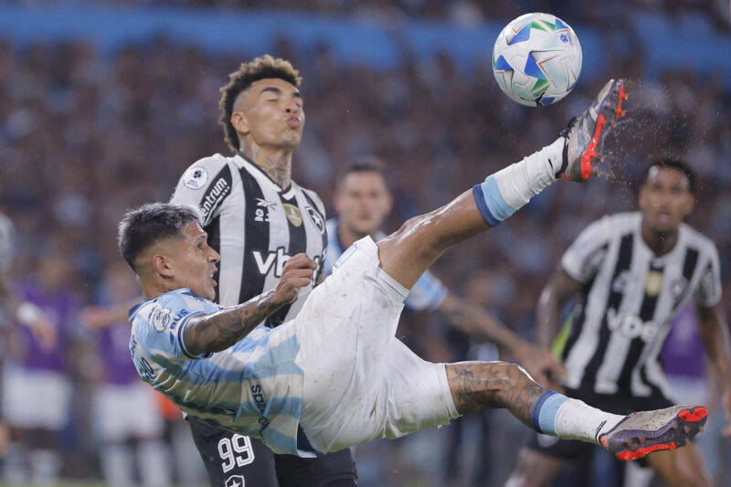 Racing se acerca al título, Victoria ante Botafogo en la Recopa